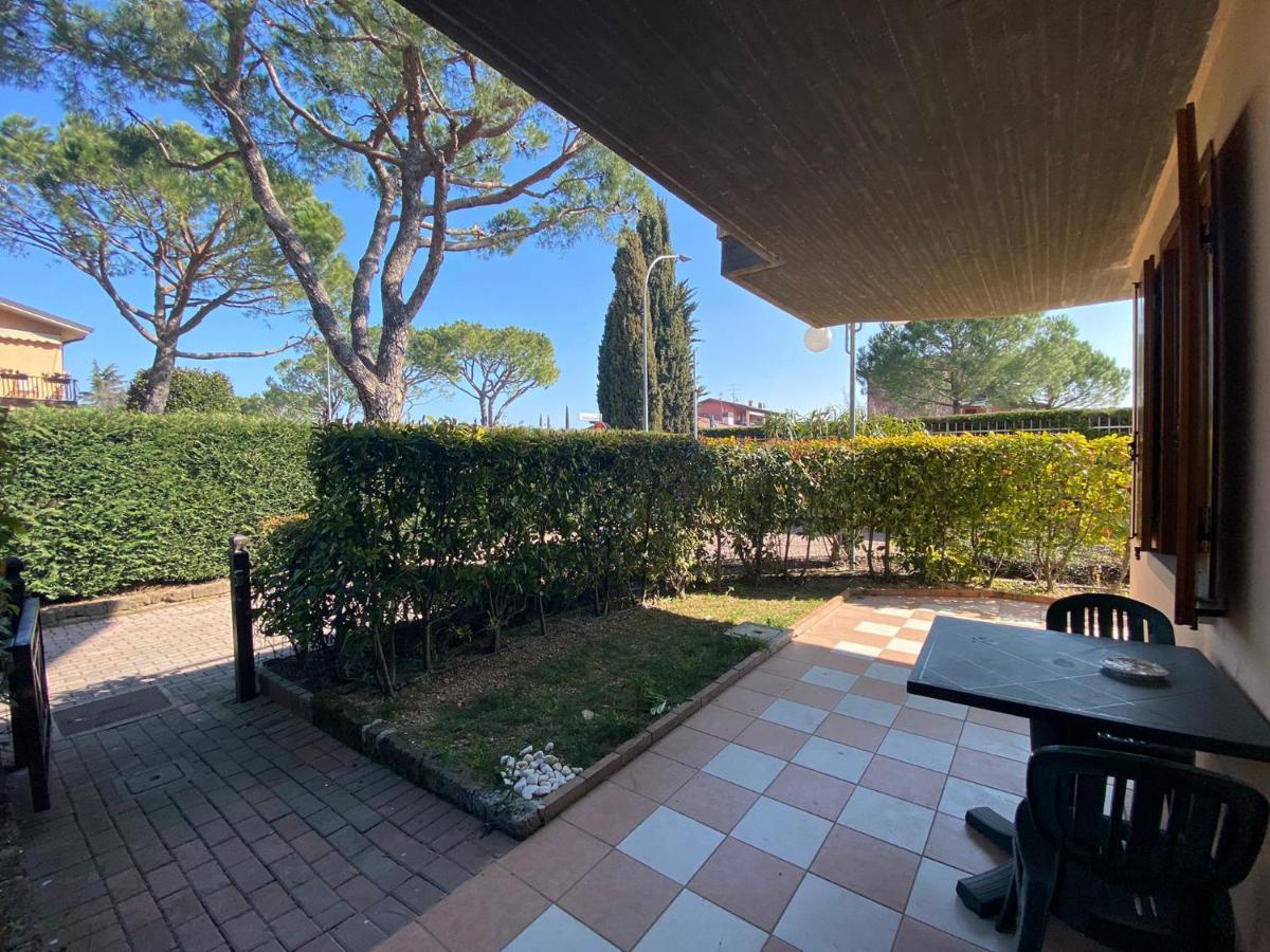 Apartment With Garden And Grill - Green Residence Sirmione Десенцано дел Гарда Екстериор снимка