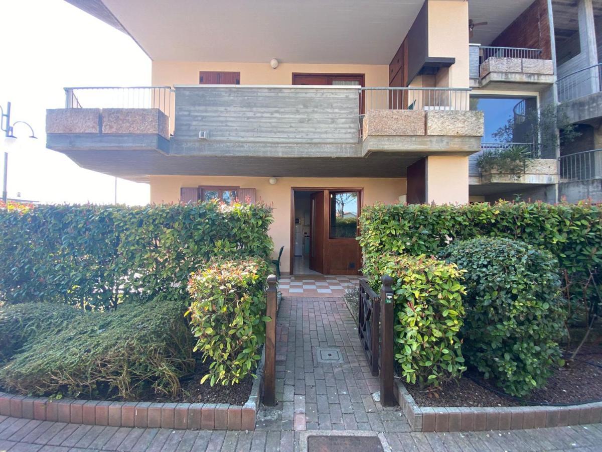 Apartment With Garden And Grill - Green Residence Sirmione Десенцано дел Гарда Екстериор снимка