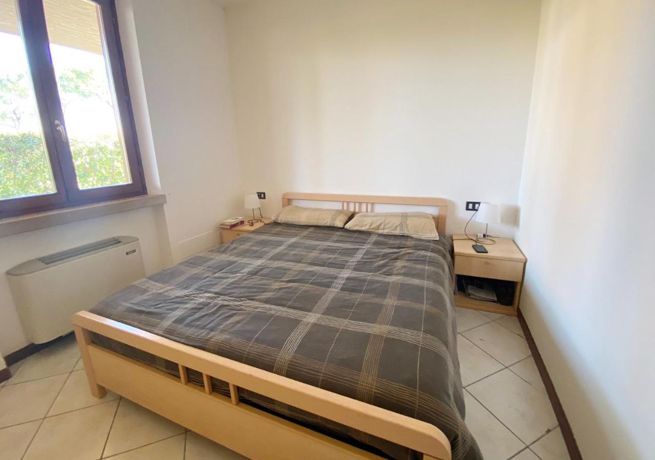 Apartment With Garden And Grill - Green Residence Sirmione Десенцано дел Гарда Екстериор снимка