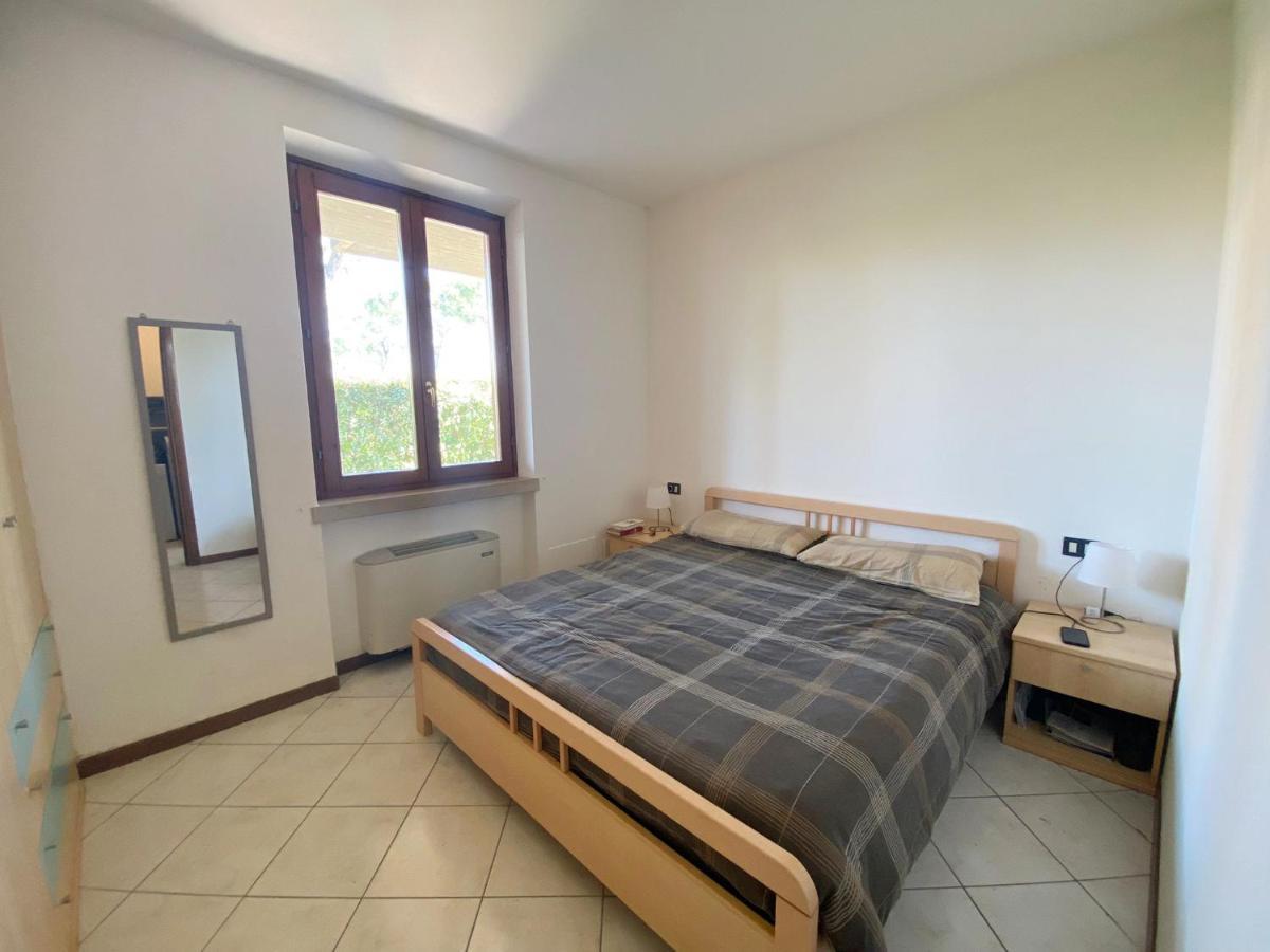 Apartment With Garden And Grill - Green Residence Sirmione Десенцано дел Гарда Екстериор снимка