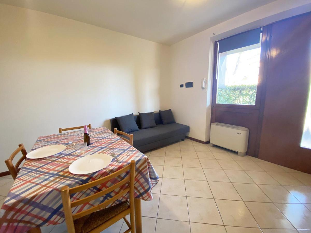 Apartment With Garden And Grill - Green Residence Sirmione Десенцано дел Гарда Екстериор снимка