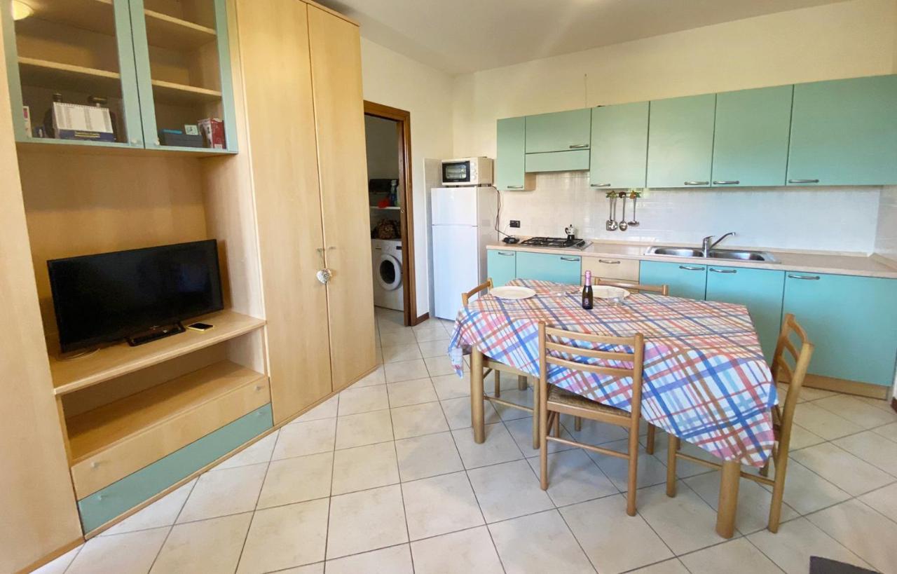 Apartment With Garden And Grill - Green Residence Sirmione Десенцано дел Гарда Екстериор снимка